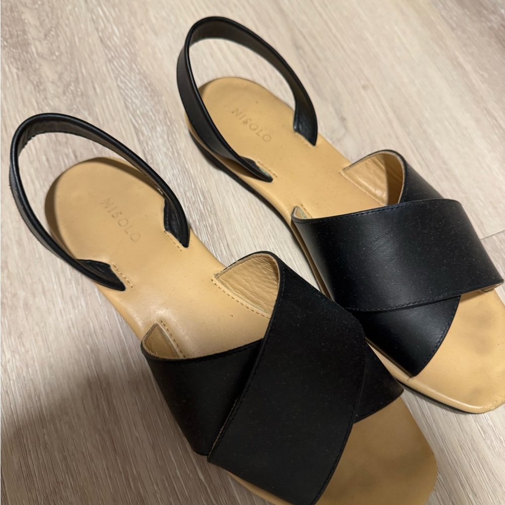 Nisolo Black and Tan Women's Sandals
